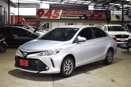 2018 Toyota VIOS 1.5 E รถเก๋ง 4 ออกรถใช้เงิน 0 บาท ฟรีดาว์น